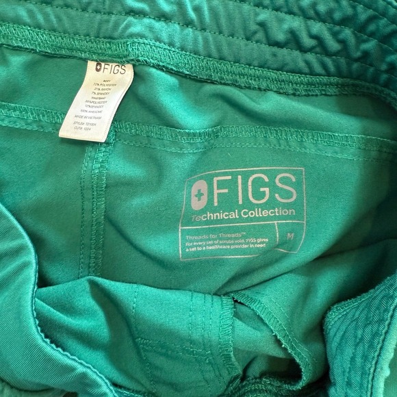Figs scrub set pants and matching top hunter green womens size medium - Picture 10 of 11